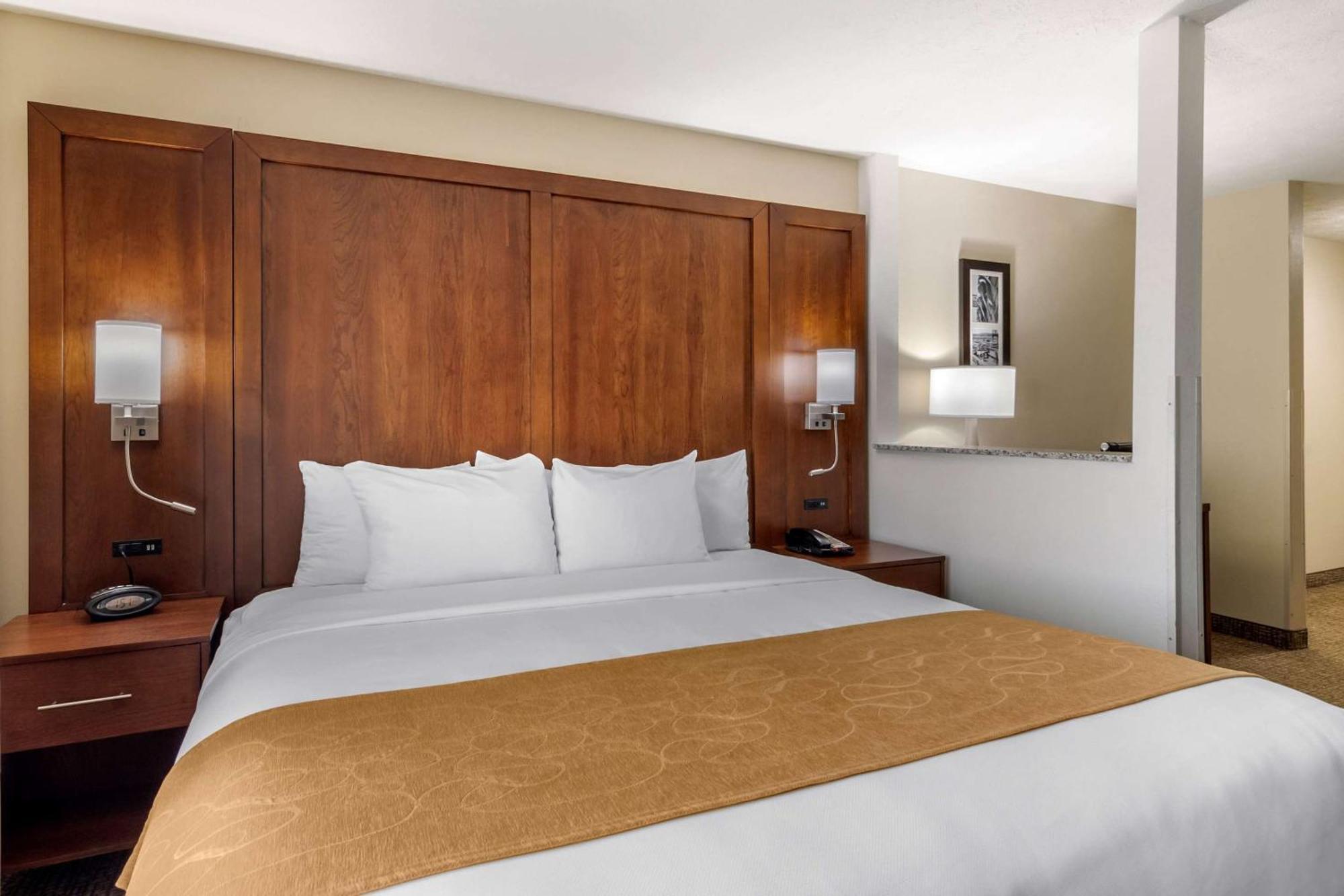 Comfort Suites Speedway - Kansas City Dış mekan fotoğraf